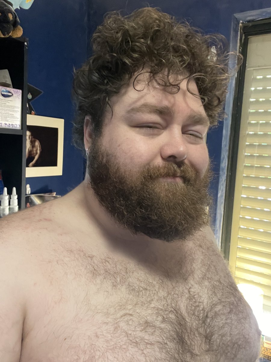 PupStomps's tweet photo. bed head with curly hair goes crazy, good morning :3 https://t.co/sYnHG3PSzW