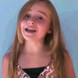 exhalebillie's tweet photo. un día sos una niña cantando una canción de taylor swift y al otro taylor swift está cantando una canción tuya https://t.co/eH9Ec8v7NN