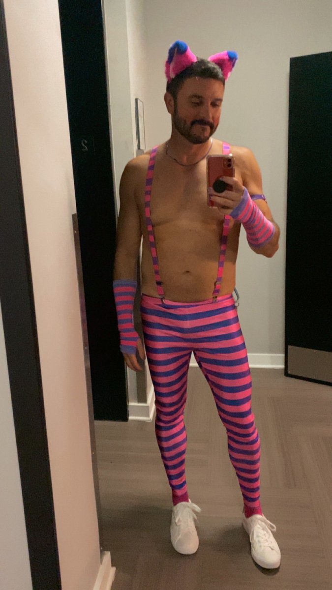 milestokm's tweet photo. Happy Halloween 🎃 https://t.co/38pwLYnxEj