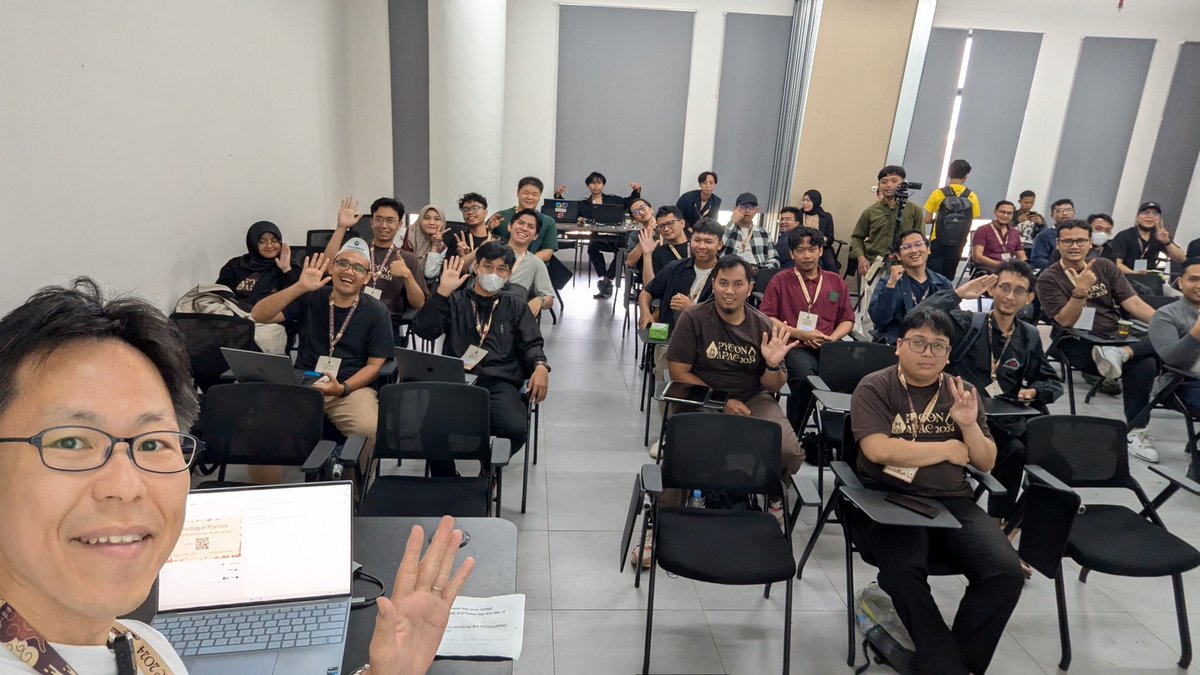 shimizukawa's tweet image. Talk attendees of my session! Terima Kasih🙏
#PyConAPAC