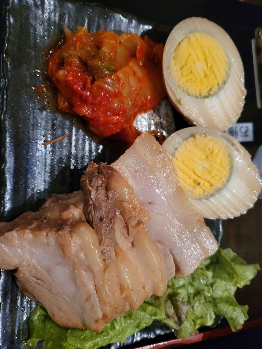 pinefarm's tweet photo. まさかの選挙と祭りが被ってるっていうねw
会場合ってるか不安なったわw
からの刺身定食とチャーシュー盛り https://t.co/GhhKJsiSYV