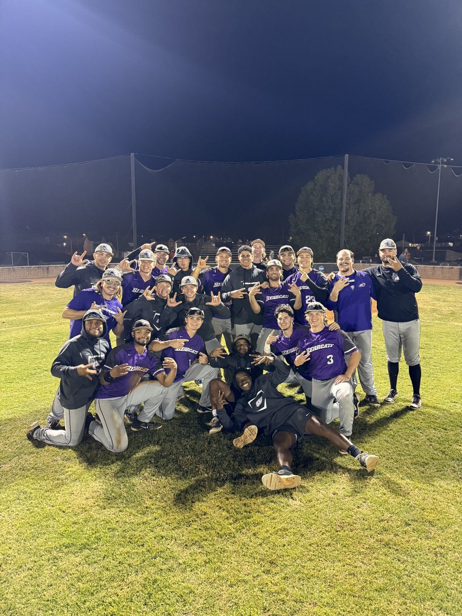What a series! Team Jacobo with the Game 1 win on Thursday. Team Van Every battled back winning both Game 2 and Game 3 tonight! Thank you to all the family and friends who came out to support Bearcat nation. Can’t wait to see everyone at Dodson Field in February!