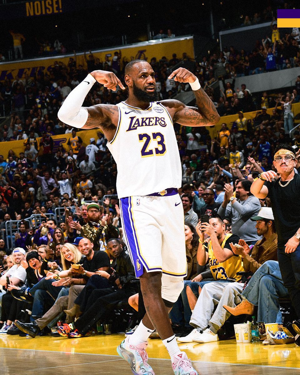 BrasilAD's tweet photo. O MELHOR DA HISTÓRIA ACABOU COM O JOGO HOJE!

32 PONTOS 
14 REBOTES 
10 ASSISTÊNCIAS 

BEM VINDOS AO ANO 22! GOAT! 

ISSO É LEBRON JAMES!!!!!!!!!! https://t.co/XFmGBmmXLR