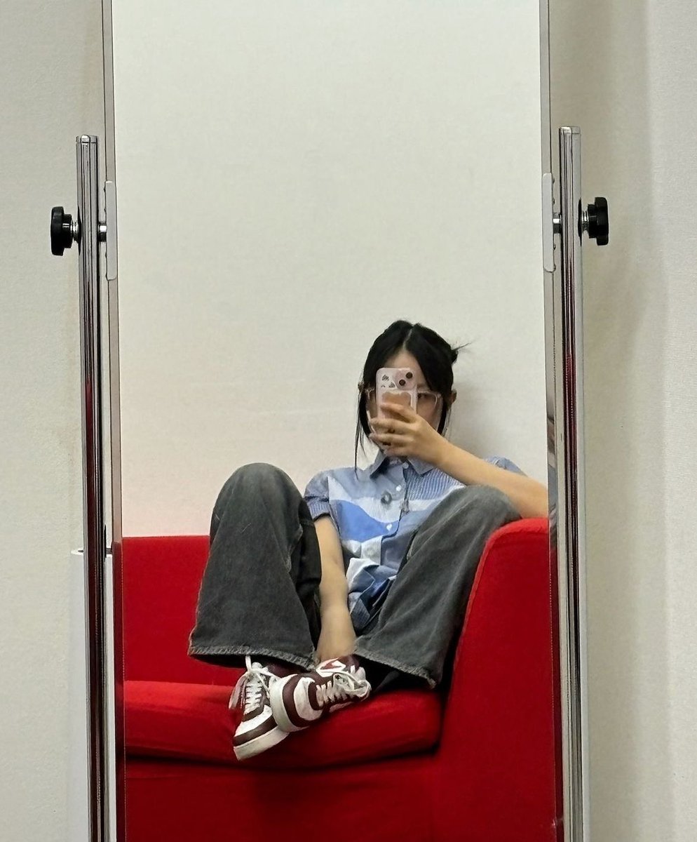 hannisloops's tweet image. gf hanni &amp;gt;&amp;gt;&amp;gt;