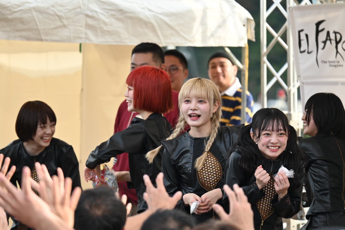 iwafune1105's tweet photo. お宝撒きで ガチ投げする #モグ・ライアン
 #おながわ秋の収獲祭 #ASP  #女川秋祭  #ASP女川 https://t.co/FnG7lc3EdK
