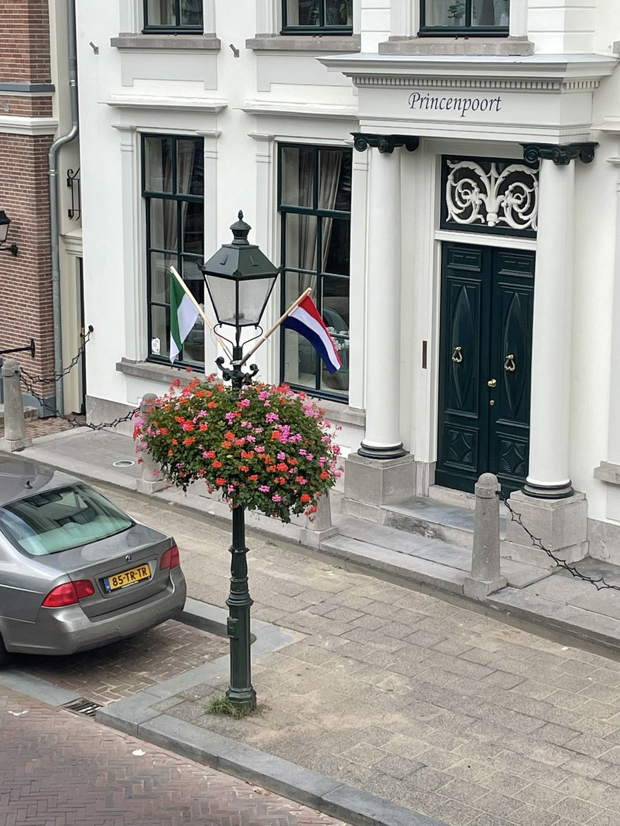 Mooi initiatief van Wibout van Dort. Princenhage maakt zich op voor de viering van 80 jaar vrijheid a.s. dinsdag met om 19.30 uur een bevrijdingsconcert in de Johanneskerk. Gratis kaarten zijn nog te verkrijgen.