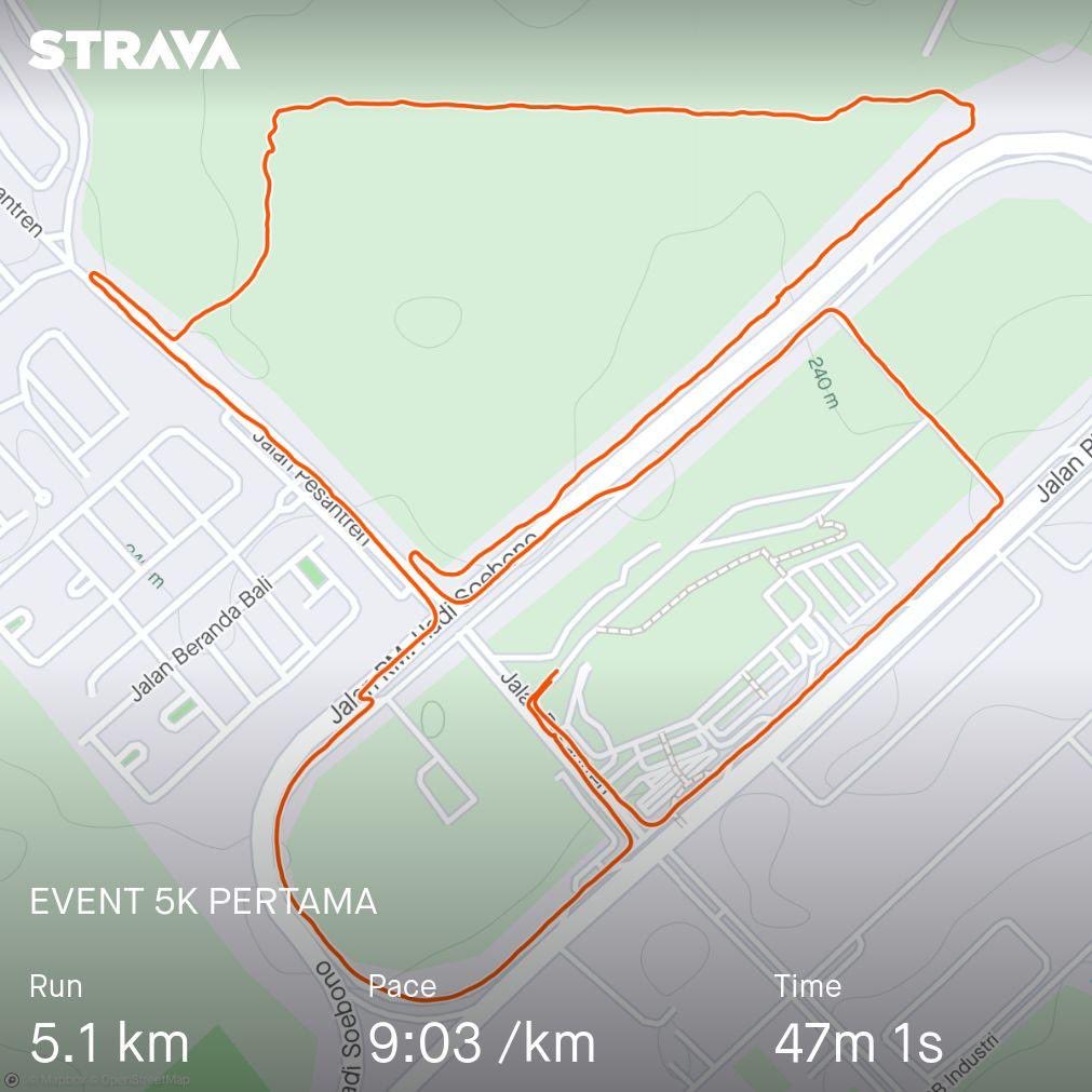 AdeIfalliah's tweet photo. Dengan huru hara sepatu ketinggalan dan telat start, gapake pemanasan pula, kita bisa finish dengan happy🥺🌸🏃🏻‍♀️‍➡️ https://t.co/fBOGHHc2Hv