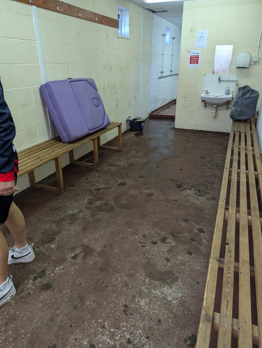 Llangennech Development Squad <a href="/RFCLlangennech/">Llangennech RFC</a> ⚫🔴⚪ like to thank <a href="/gowertonrfc/">Gowerton RFC</a> 2nds for a great game/welcome and hospitality yesterday, goodluck in the season.It only takes 5 mins to clean up after you,☺️☺️
<a href="/RFCLlangennech/">Llangennech RFC</a>⚫🔴⚪ @boisyllan