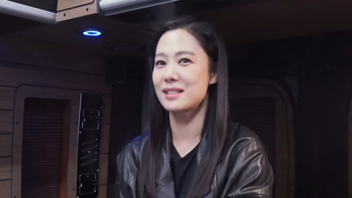 hyunjoo's hair suits her perfectly😍