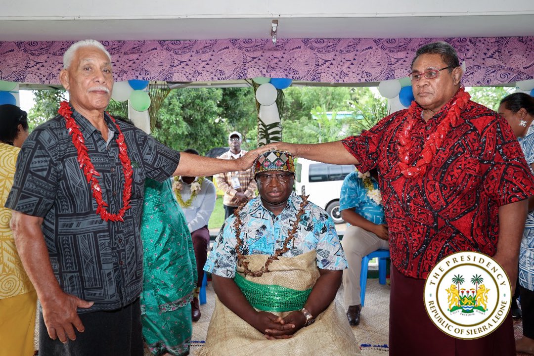 julius_maadabio's tweet photo. I thank the wonderful people of Magiagi village in Samoa for bestowing on me the great honour of the title of Tuioataga" or king of this great village that represented Sierra Leone during this commonwealth heads of government meeting.

I am truly elated to receive this huge honour. We will continue to deepen our ties and strengthen this bond with this piece of Sierra Leone in Samoa. 

I am very grateful to the chief of the council, Faatasi Puleiata, and the people to Magiagi village.