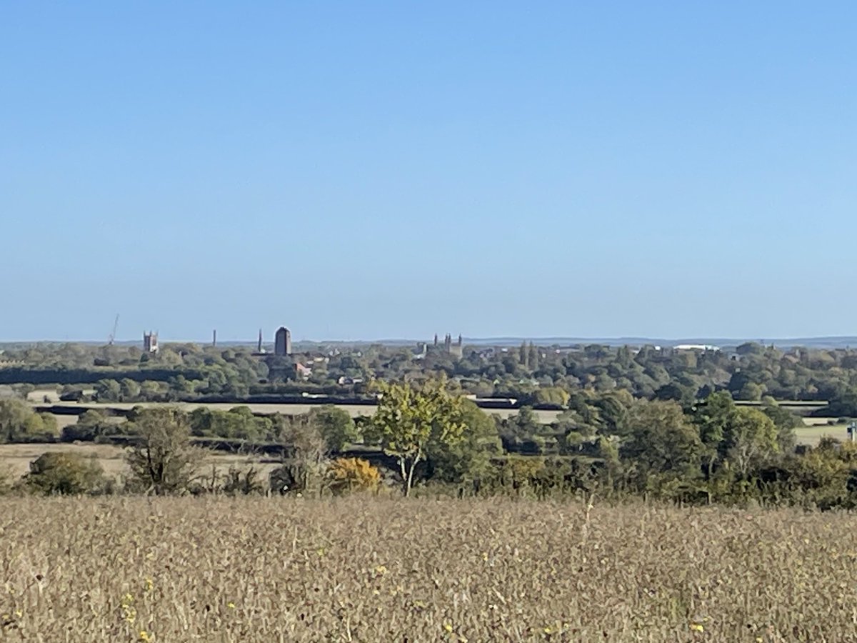 ProfMarkThomson's tweet image. Enjoying the atypical late October weather on a long walk to the west of Cambridge. Spectacular views over the city. Just 8 miles to go…