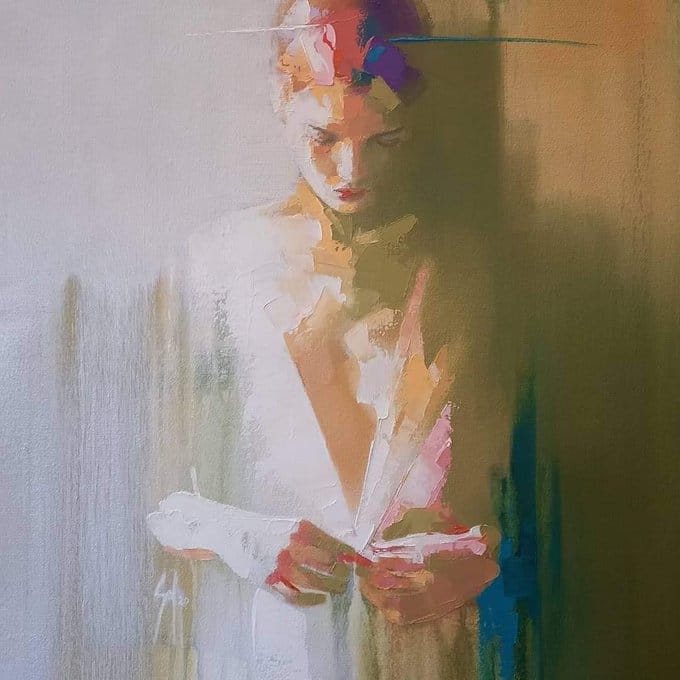 اِمرَأَةٌ مُشاغِبَة
ٍ تَفُكُّ رِباطَ قَميصِهَا 
              وتَهمِسُ بِشَغفٍ: 
تَعالِ وتَذوُّقُ الفَواكهِ النَّاضجَةِ😉😁