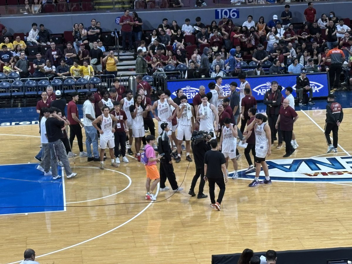 troobie_md's tweet image. Congratulations #UPFightingMaroons! Pinapakaba nyo nalang lagi 😩! Pero ang galing nyong lahat! Walang tapon! Syempre Player of the Game uli si Kapitan Diliman JD Cagulangan! Your Titos and Titas of the #UPCommunity are all proud of you! See you on Wed! #UPFight! ✊🏼💚♥️