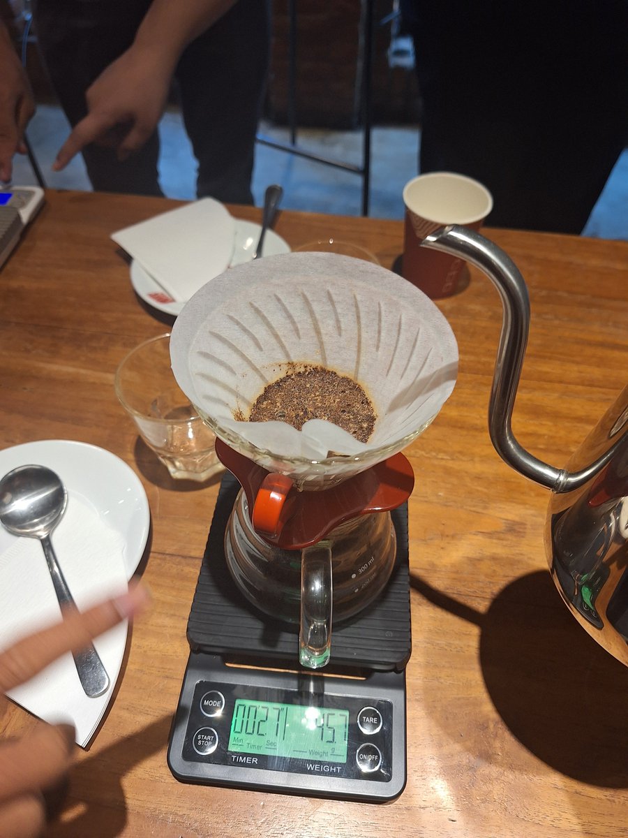 shaadl's tweet photo. Selain itu ada sesi praktek langsung manual brewing juga yang diajarkan oleh Kak Yoko dari Indonesia Coffee Academy

#bersamabergerakberdaya
#indonesiamajubareng https://t.co/so2XocTScM