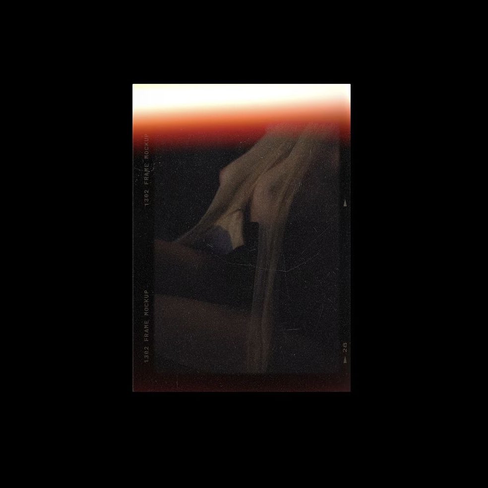 llll779123's tweet photo. 狄更斯在《远大前程》里说：
​先是太胆小，明知不该做的事却不敢不做
​后来也还是太胆小，明知该做的事却不敢去做
​ 
对于私房的态度，希望说的不是你
#私房摄影#广州#肇庆 https://t.co/OR8tINtpOr