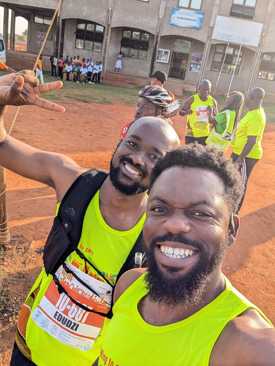 Amegaxi's tweet photo. How it started and how it ended. @edudzi_, @__Gaddiel__ and yours truly 

Accra International Marathon (10K) https://t.co/E6MhJxfDTE