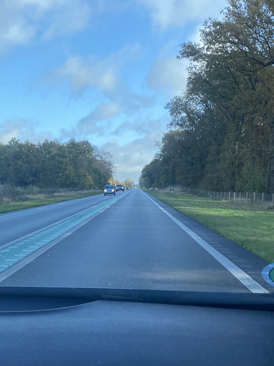 ClaudiaWR85's tweet photo. Geen derby voor mij vandaag, maar wel een heel mooi alternatief. #AwayDays #emmTEL #liefdeis… https://t.co/JjJlWBl8kH