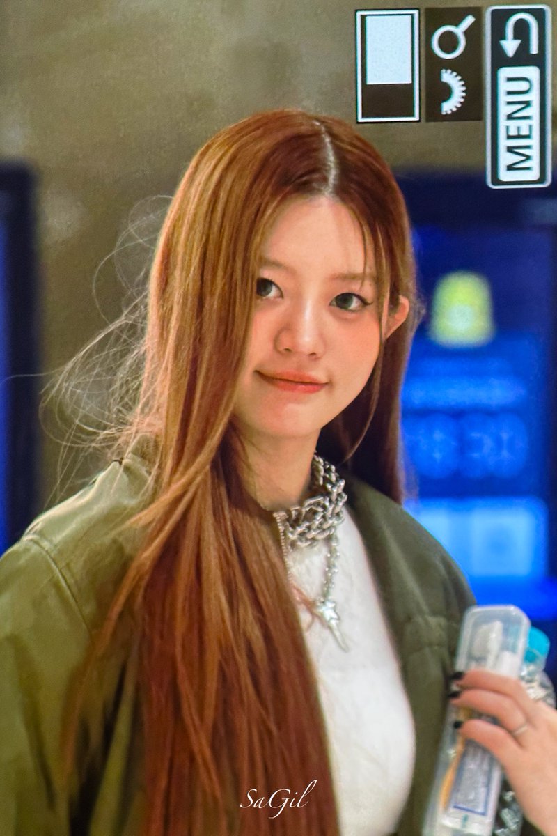SaGil_0511's tweet photo. 241027 출근

#민주 #MINJU #아일릿 #ILLIT https://t.co/gZ3M8kON4M
