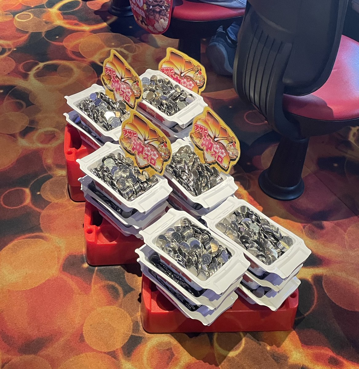 09_dax's tweet photo. 沖ドキ一撃7800枚。
2日合わせて＋9000枚。
もうお腹いっぱい🈵 https://t.co/DK1gVS0H6u