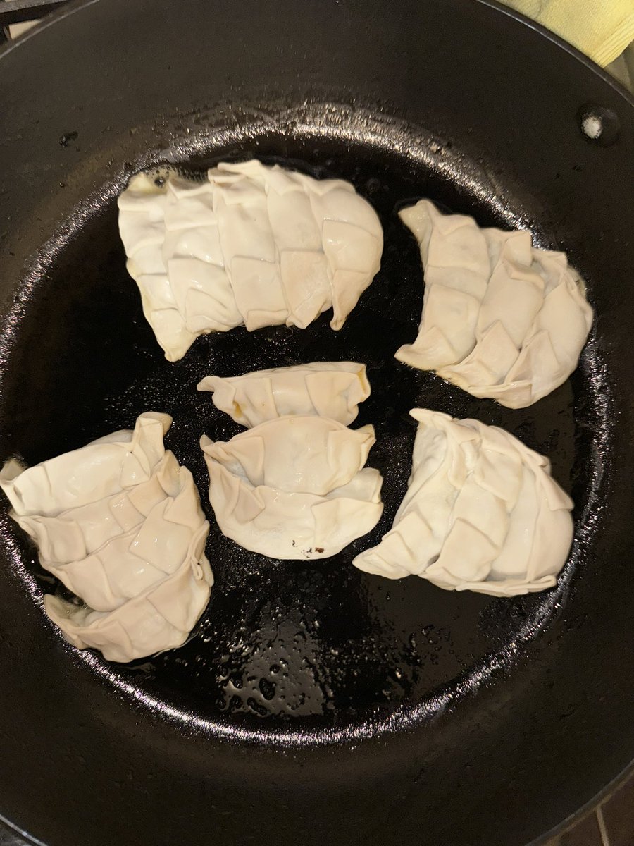 WynnSedai's tweet photo. Dinner…

#yummy #oishisou #myeatventures #gyoza #homemade #otwayvalleymeat #beefmince https://t.co/ycIKboVcFC