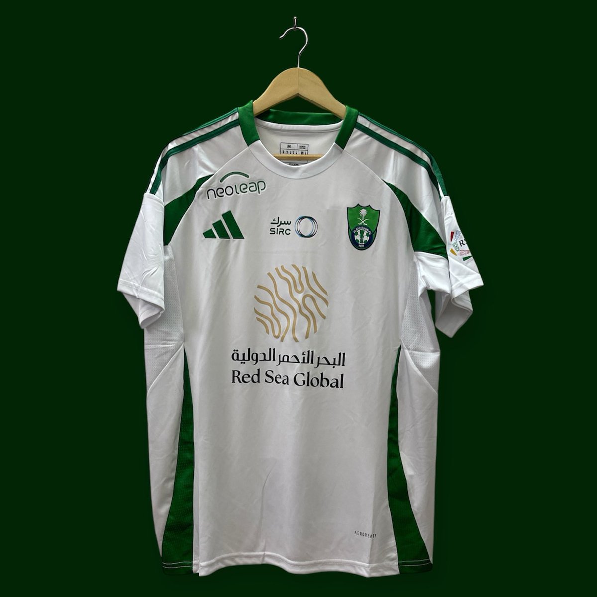 اونسايد tweet media