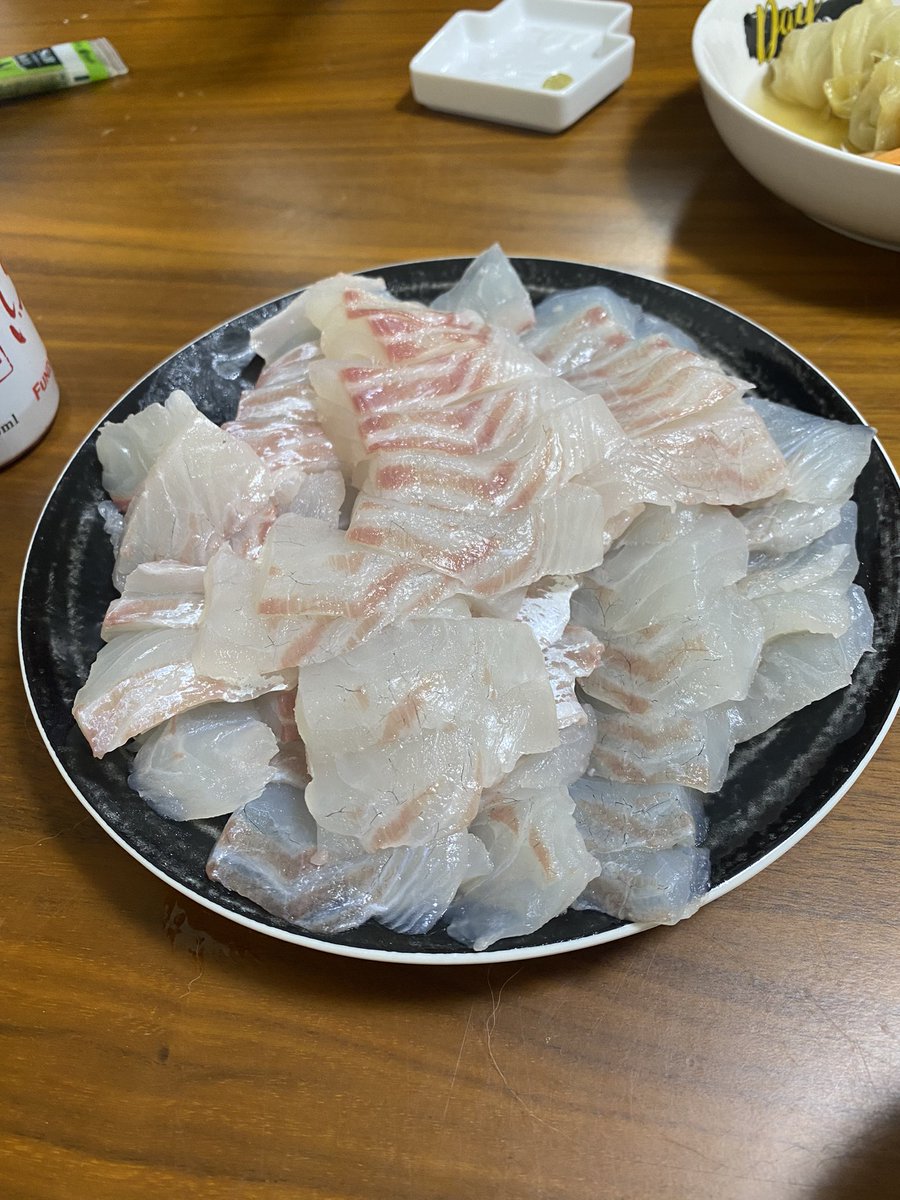 魚の捌き方を習った!!
新先生教えてくださってありがとうございます(*´罒`*)
頑張って残りも捌いてみます\( •̀ω•́ )/

<a href="/gsb_ye/">新</a>