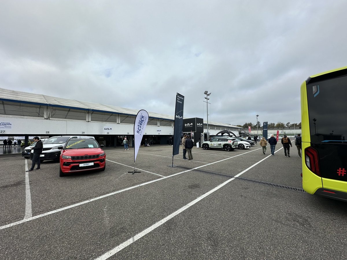 _tho_'s tweet photo. Here we go again. #e4testival #hockenheimring https://t.co/HZN868ZWKc