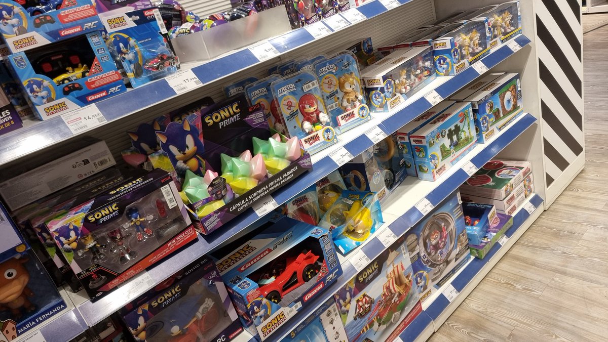 Me llegan a decir en las navidades de 1991 que iba a haber estantes llenos de juguetes de:
- Dragon Ball
- Sonic
- Masters del Universo

Y me da un soponcio allí mismo. What a time to be alive.