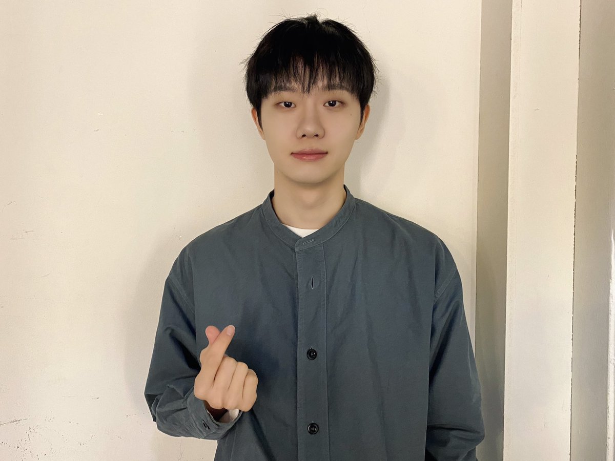 hahyunsang_twt's tweet photo. 2024.10.27 하현상 EP <Elegy> 발매 기념 팬사인회 

#하현상 #Hahyunsang #Elegy #향기 #Scent https://t.co/9JjR9WAZlU
