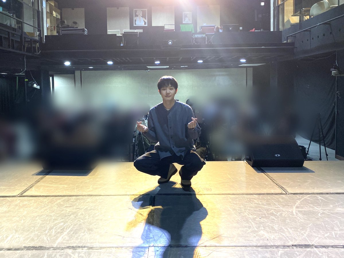 hahyunsang_twt's tweet photo. 2024.10.27 하현상 EP <Elegy> 발매 기념 팬사인회 

#하현상 #Hahyunsang #Elegy #향기 #Scent https://t.co/9JjR9WAZlU