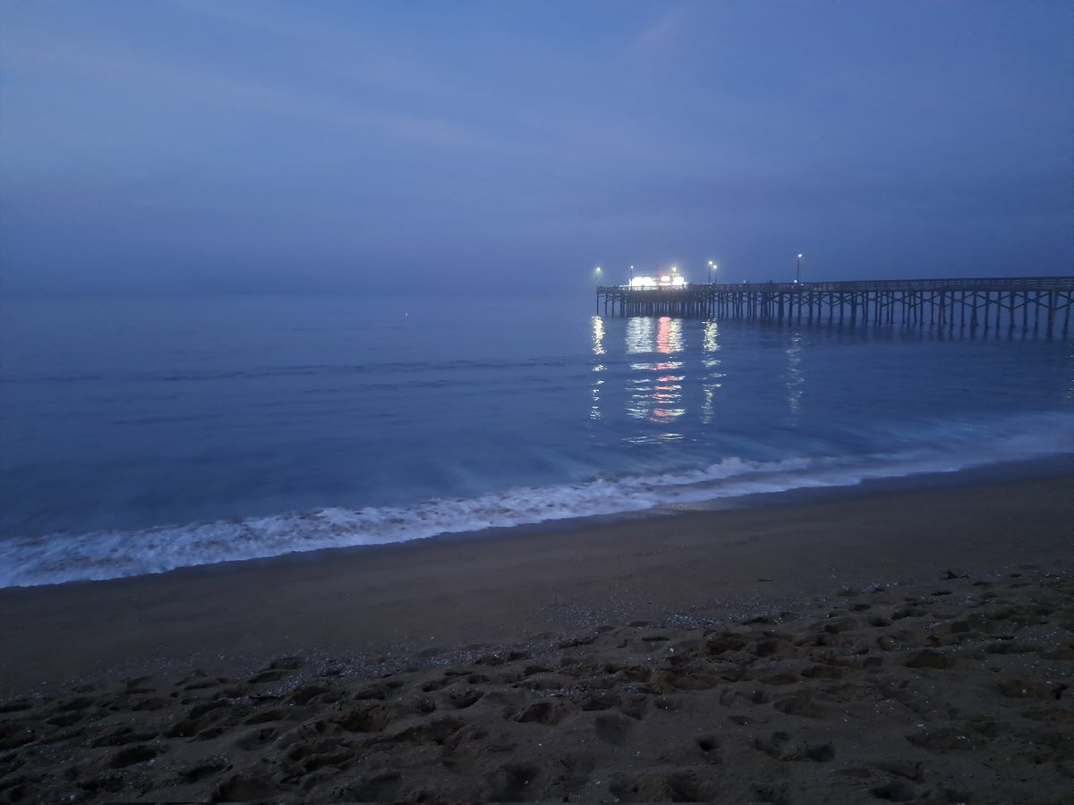 Getting up at 5am was quite difficult! But doing Taichi on the sand at the Balboa beach with the sound of seagulls and waves is absolutely worth it! Enjoyed the wellness session at #SIO2024. #Integrativeonc