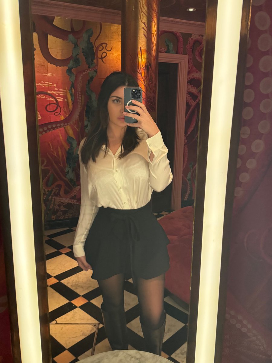 sara tweet media