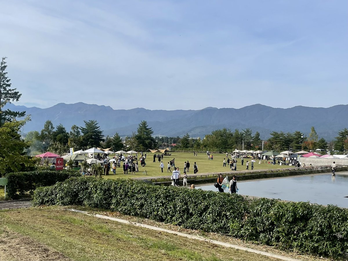 joetsu_note's tweet photo. 今日は上越の板倉区でやってたイベント
yawa yawaマーケットに🌿
素敵な場所だよ〜！

幼なじみちゃんから横顔の似顔絵かいてもらってしあわせな日になりました🥺🫶 https://t.co/2s4i0vXtCk
