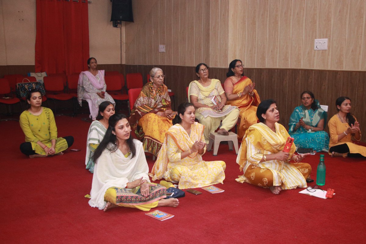 Pcdashram's tweet image. पावन सुन्दरकाण्ड मंडल द्वारा सुन्दरकाण्ड पाठ...
यजमान - श्री अजय शर्मा जी, श्रीमती शर्मिला शाह जी 
सभी को हनुमान जी की कृपा प्राप्त हो...

अपने यहाँ सुंदरकांड पाठ करवाना चाहते हैं तो संपर्क करें - 8826790908
#Hanumanji #Sundarkand