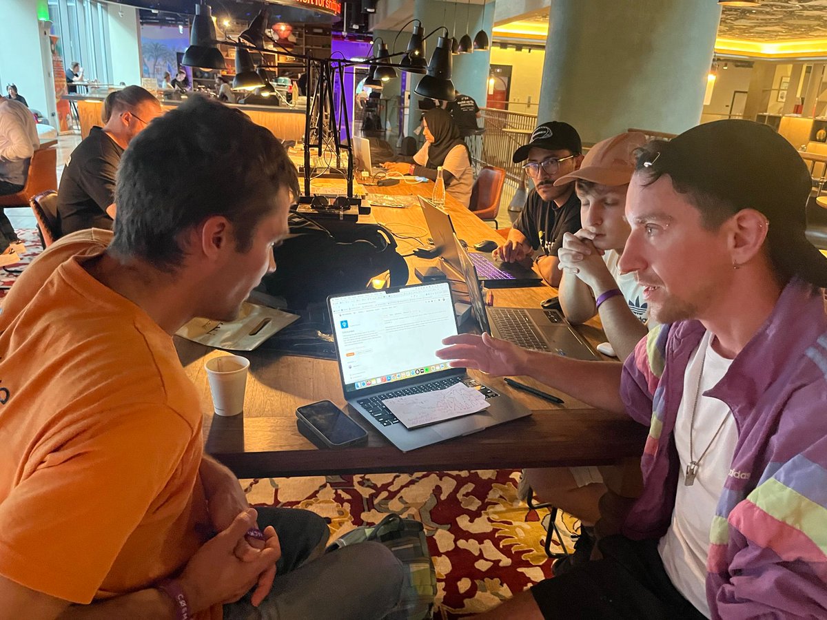 🚢 Final 90 minutes of hacking at Hackmos 2024!

Hackers are polishing their projects, with submissions coming up and presentations starting in 3 hours. 

LFG 🏗