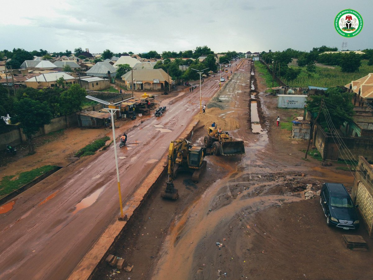 honnaseerbazzah's tweet photo. ROAD NETWORK : 33 Township Road Completed And 51 Nearing Completion.

Gov. @Ahmedaliyuskt administration has so far constructed and commissioned over 80 different township roads within Sokoto metropolis alone.  

An additional 41 township roads are currently being constructed in Sokoto North and South Local Government Areas of Sokoto state. 

Just few days ago, Gov. Ahmed Aliyu again awarded contracts for inter- local governments and rural roads covering 168.88 kilometers asphalt and another 187 kilometers of feeder roads across the state.

Some of these roads are; 

1- Huci-Gidan Kamba-Lugu junction road

2-  Wurno-Kwargaba-Sabon gari road

3- Goronyo-Kirare road

4- Wurno -Tunga- Kagara-Gidan Bango road

5- Prison yard-Yagawal-Nabaguda-Dogon Daji, Birnin Kebbi main road-Hurumi-Gidan faruku road.

6- Gurmun gawo - Garko-Mazangari-Kunkumi, Abbatoir-Hurumi-Lukuyawa road.

7- Kaurar mido kaurar miyo-Abdussalm-Sifawa road.

 All these, are part of  deliberate efforts to connect the  various local governments through road network for enhanced economic and agricultural activities for the rural populace.