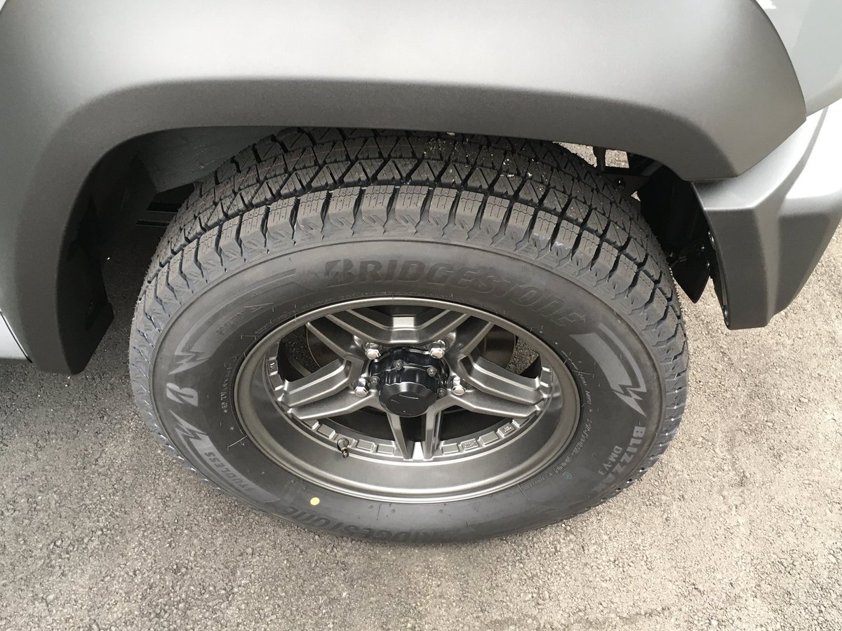 nf_colt's tweet photo. 本日納車しました🤗
新しいナビは使い方がわかりません🥹
気持ちのいい香りが充満してます🤩
でも最後の車になるかもしれませんが……… https://t.co/9iow3MiE6y