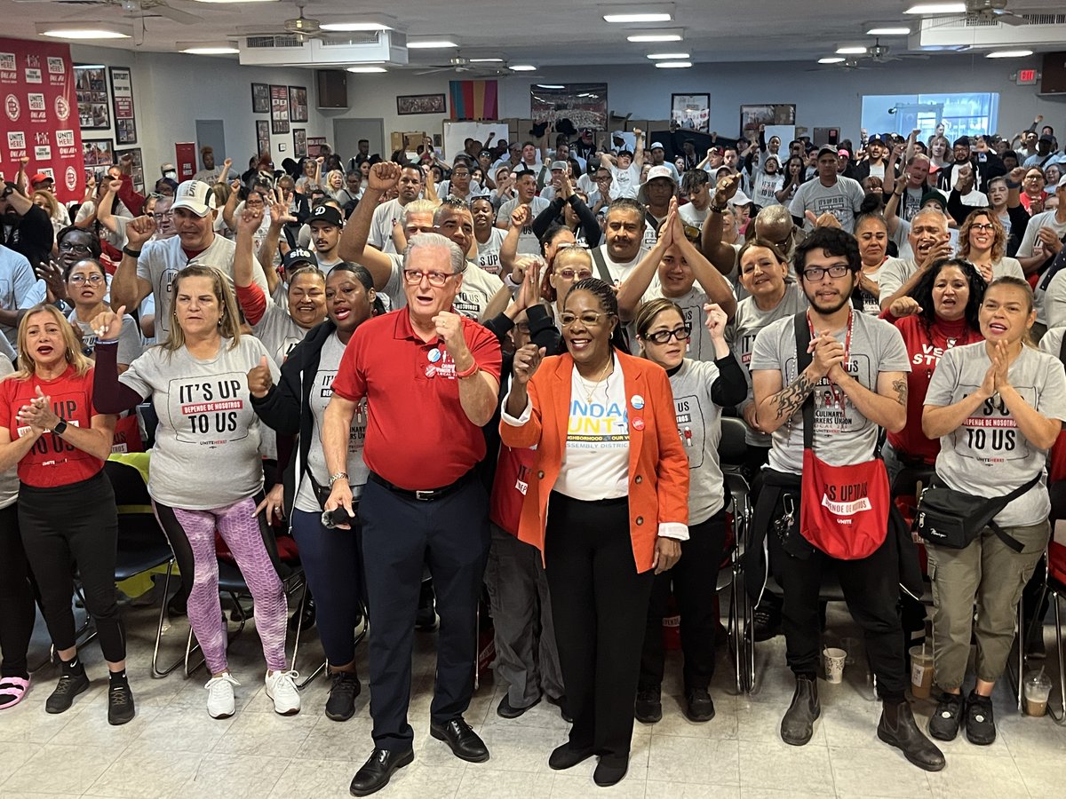 LindaForNevada's tweet photo. It was amazing to see my #union brothers and sisters at @culinary226 yesterday! I had a blast! I look forward to being able to work with y'all on pressing issues affecting working families in #nvleg. #WeVoteWeWin #WeFightWeWin #sisepuede #ad17 https://t.co/uZJTvoiq8q