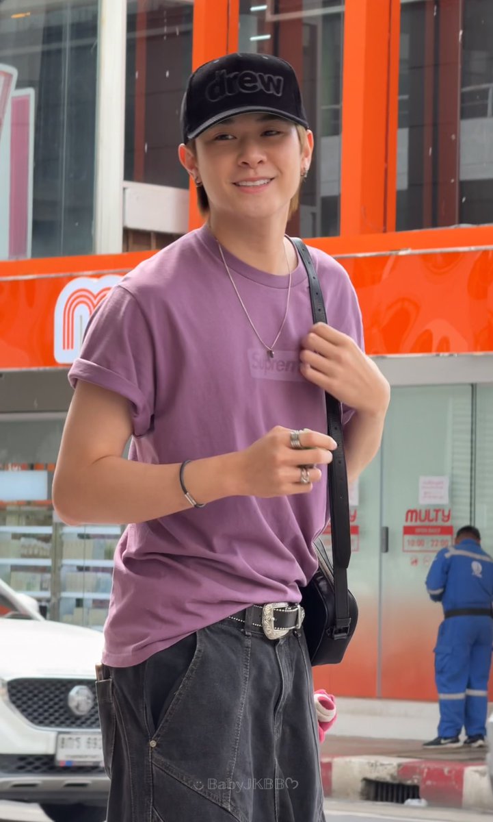 นจกเดินงงๆมาคนเดียว อ่ยย น้องตื่นเต้นมากกก วันนี้ช่วยน้องร้องเพลงด้วยน้า🥰
#JackieJackrin