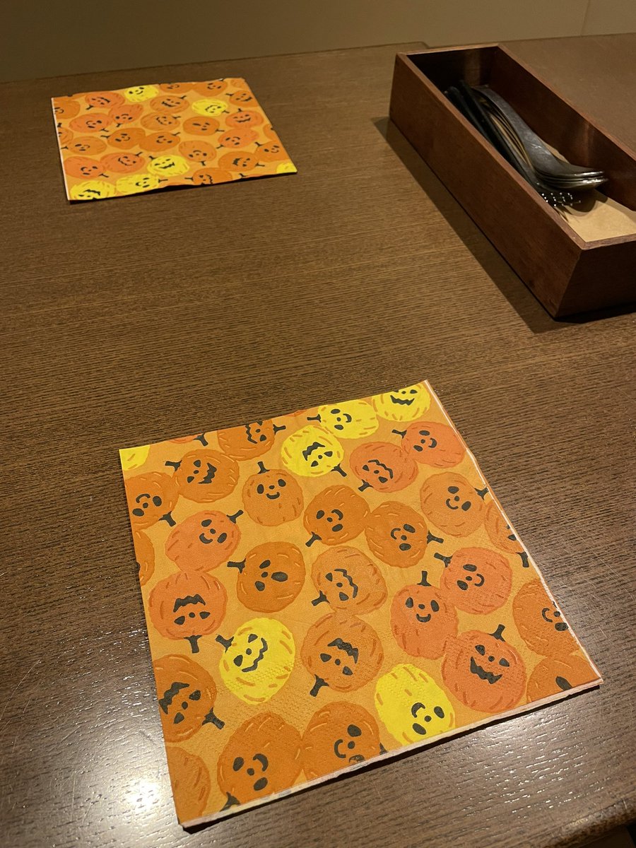 sendagiroji's tweet photo. 本日、ハロウィンパーティーお申し込み頂きました🎃
大人15名＋お子様15名の全館貸し切り🏠
料理は勿論、イタリアンです🍝 https://t.co/xm6Zc2cdIc