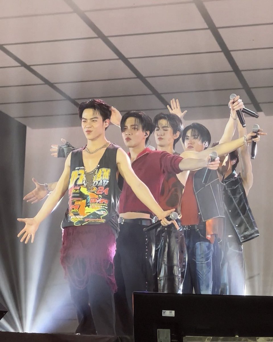 tomarcto's tweet image. หมดกันแค่ไหนแค่นั้น เพลงเศร้าแบบใด
5555566655555556655556666655555555555666666555555555656665555555566655

#MARCKRIS
#BUS_KnockKnockKnock_ChiangMa