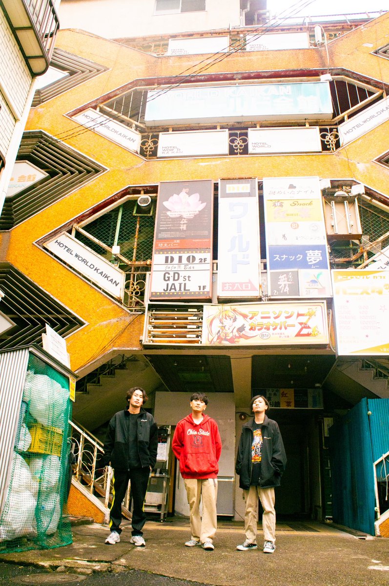 LiM__band's tweet photo. 【ご無沙汰してます】

21時にお知らせあるんでチェック頼みます👌 https://t.co/OGMm1oOok9