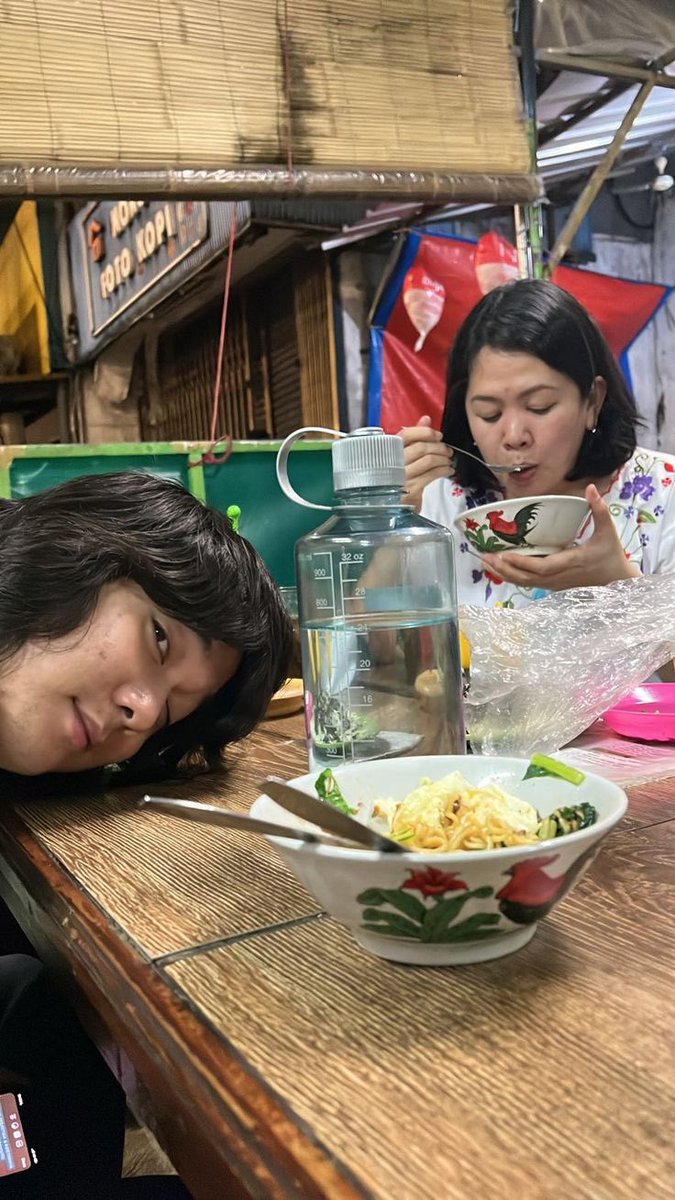 Dailyybaal's tweet photo. Iqbaal dan semua makanannya https://t.co/FbehvbaybL