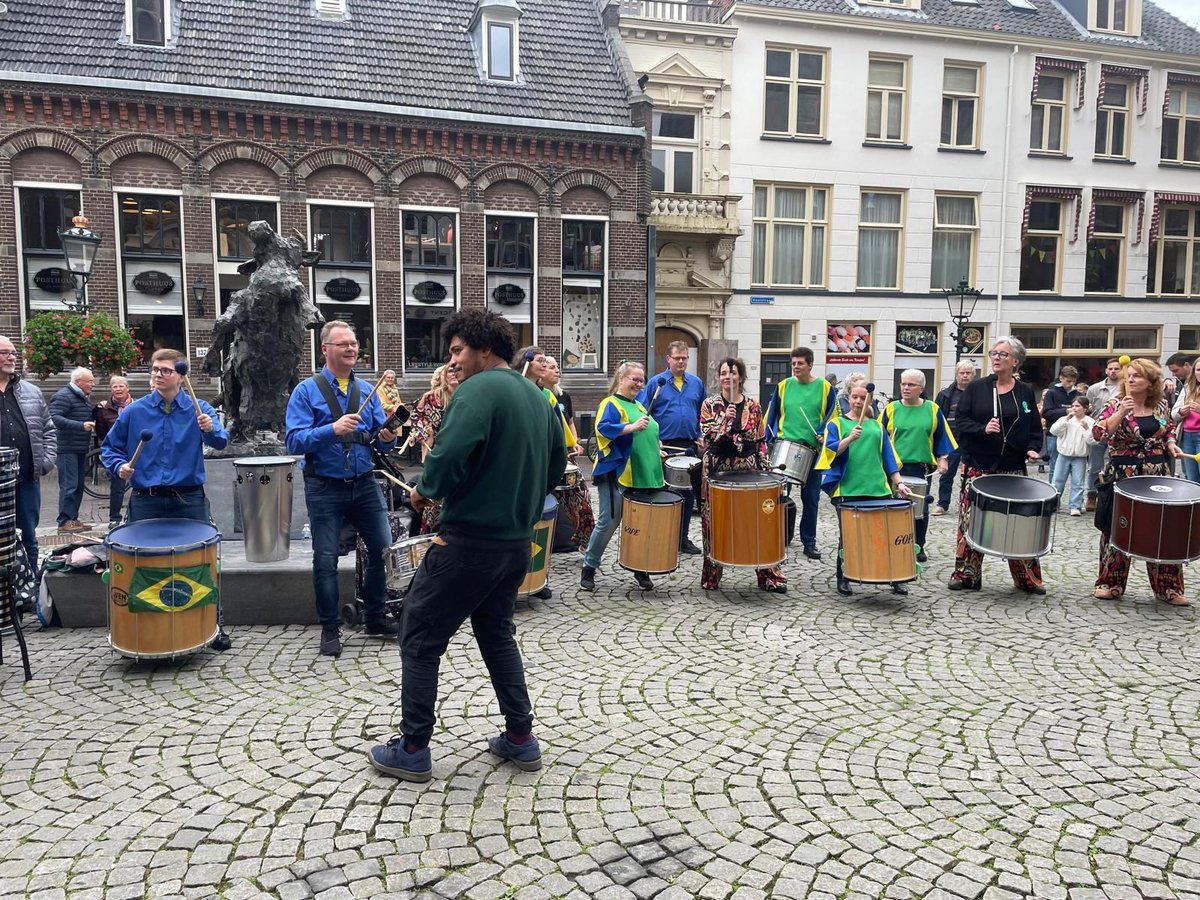 Brobando's tweet photo. We hebben een te gekke aftermovie van ons 20 jarig jubileum. Sta jij op onze volgende film? Meldt je even bij ons en speel direct mee tijdens een repetitie https://t.co/KZi6g50k11 https://t.co/X4xL8cfRpa