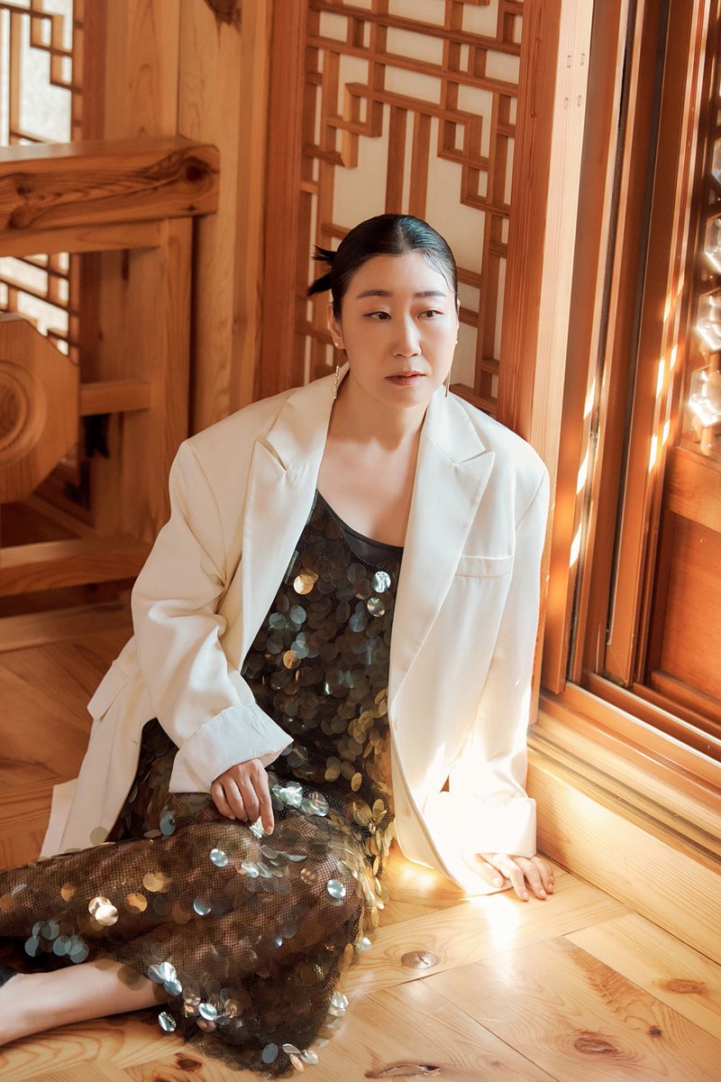 Ramiran_FCN's tweet photo. ❤️‍🔥❤️‍🔥❤️‍🔥 「#라미란 배우 '눈부심 사건' : 드라마 <정년이>에서 맹활약을 보여주며 승승장구하고 있는 라미란의 자태가 무척이나 골져스한 사건 사건을 낱낱이 파해지고 싶다면!?
곧바로 만나보시죠 ?

🔗 https://t.co/ejjh7aRGBU 」
cr.cjes

#라미란 #罗美兰 #ramiran 
#정년이 #正年 https://t.co/W2atqzEVa2