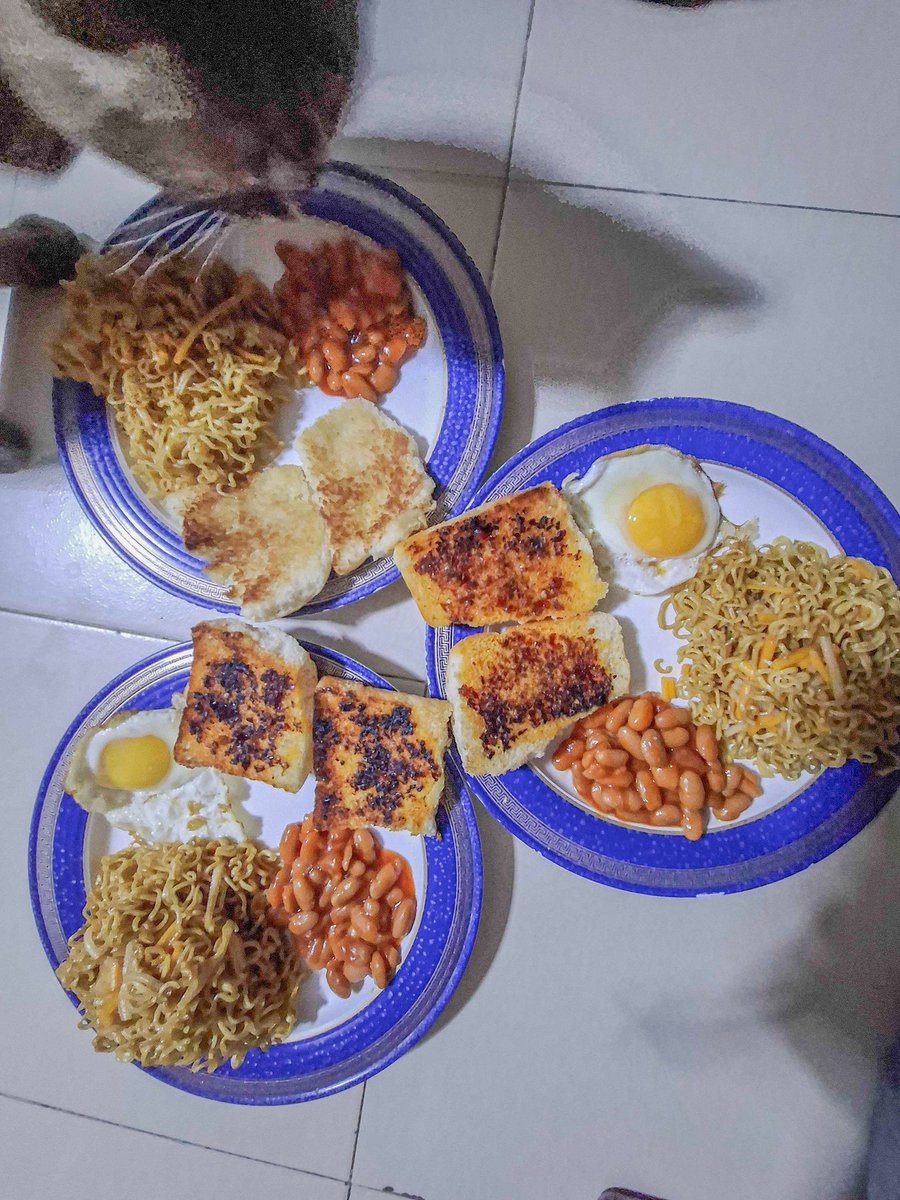 from_gelle's tweet photo. 2pm lunch with my cousins 😂🍴LGE!!

🍞🫘🍳🍜

#MyDayPicnicDay
@lunchwithmydays https://t.co/ENDe8ru0bP