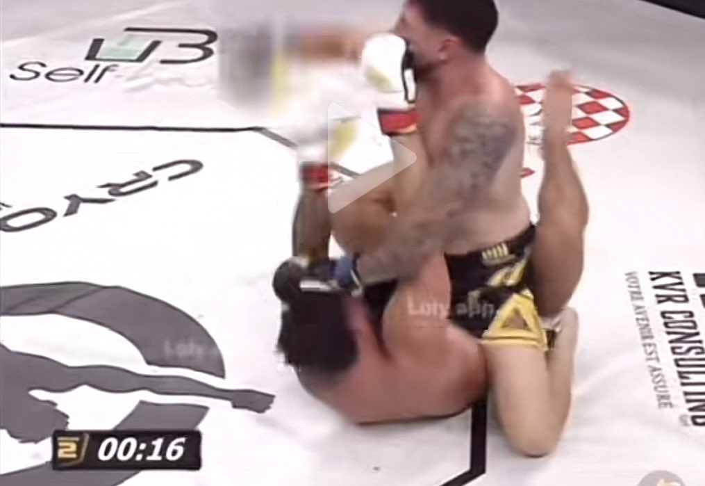 eva_martinez54's tweet photo. Je suis choqué du combat entre sebydaddy et illan. ⚡️Le premier round était serré, mais le deuxième round Ilan s’est fait exploser. 💥#sebydaddycombat #sebydaddy #IllanCto #mma #fight #influenceurs https://t.co/5Wy5wNA8mg