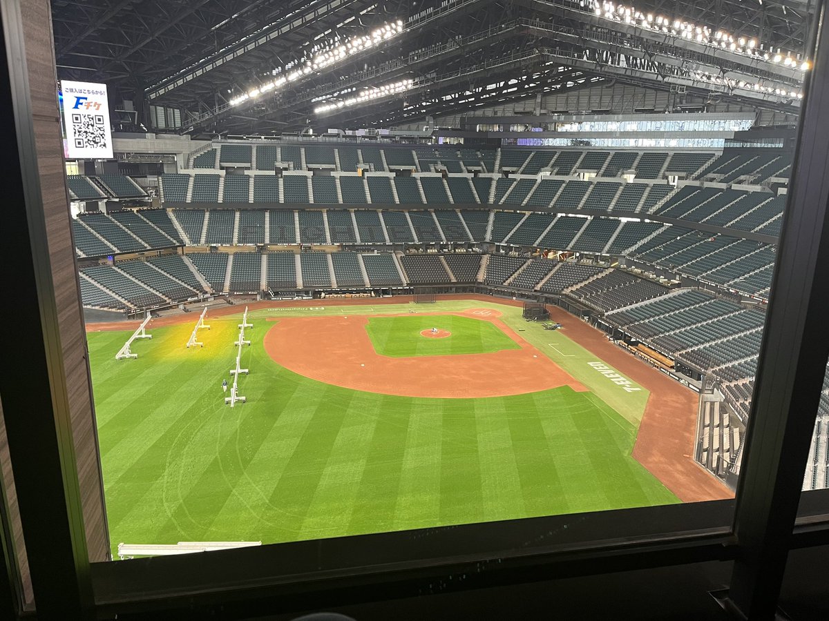 reonaruo's tweet photo. 札幌旅行��日目！念願のエスコンフィールドに宿泊！試合がなくてもアミューズメントいっぱいだし、料理も沢山あるから一日中いられるけど、これで試合が見れたら最高だなって思いました！次は試合がある日に泊まりたい！ https://t.co/DMEUeFFsEk