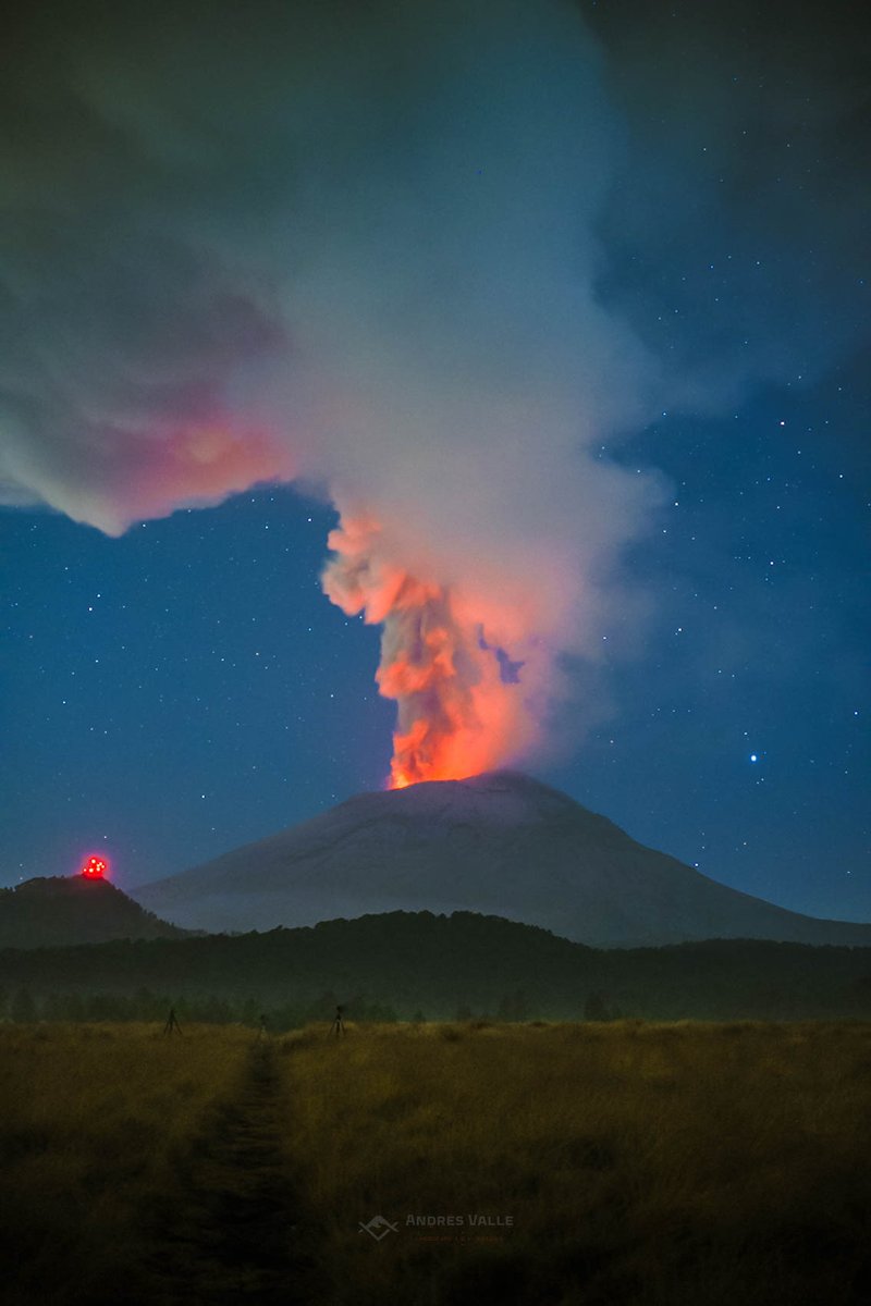 Así el Popocatépetl esta madrugada del 27 de octubre 2024.

Desde paso de Cortés