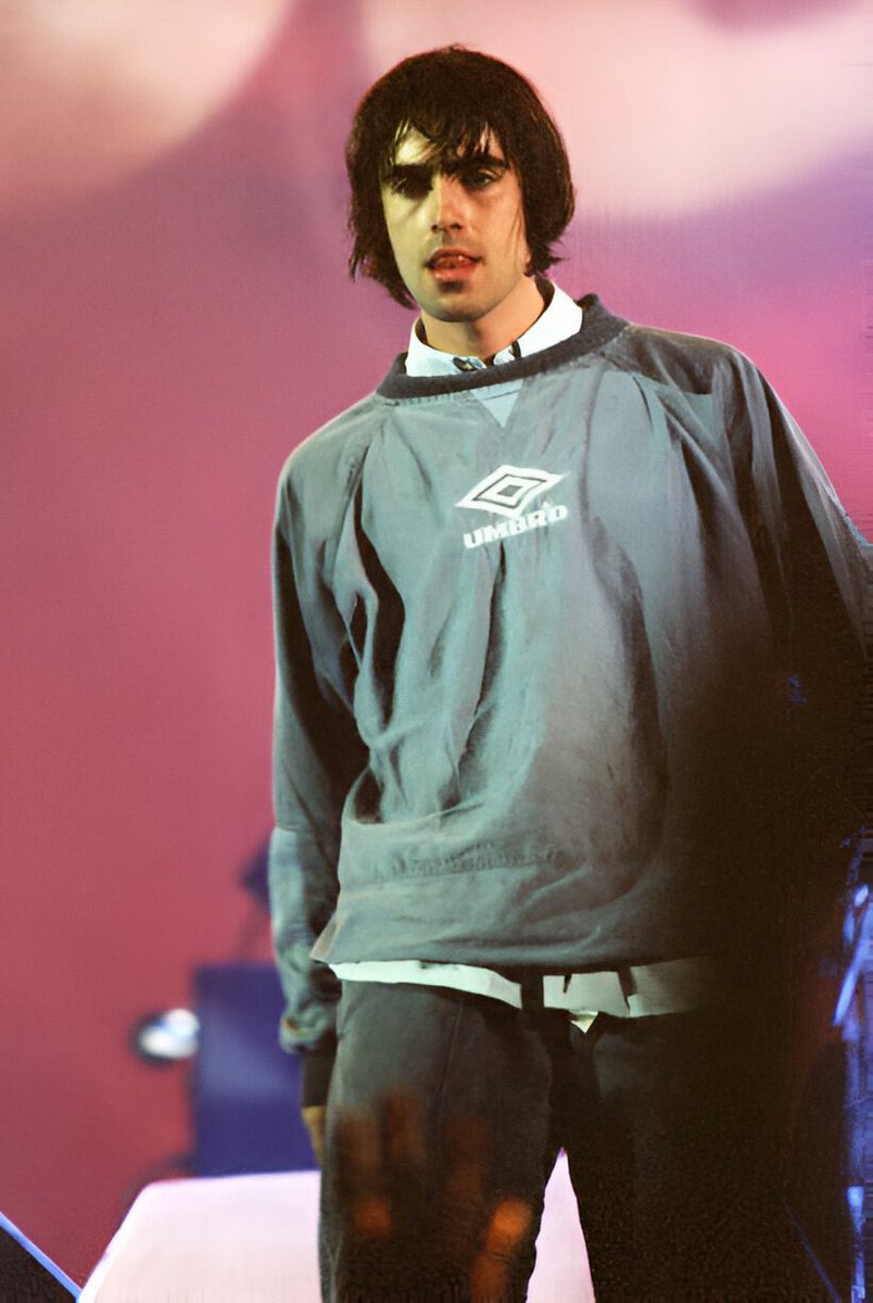 daily liam gallagher pics tweet media